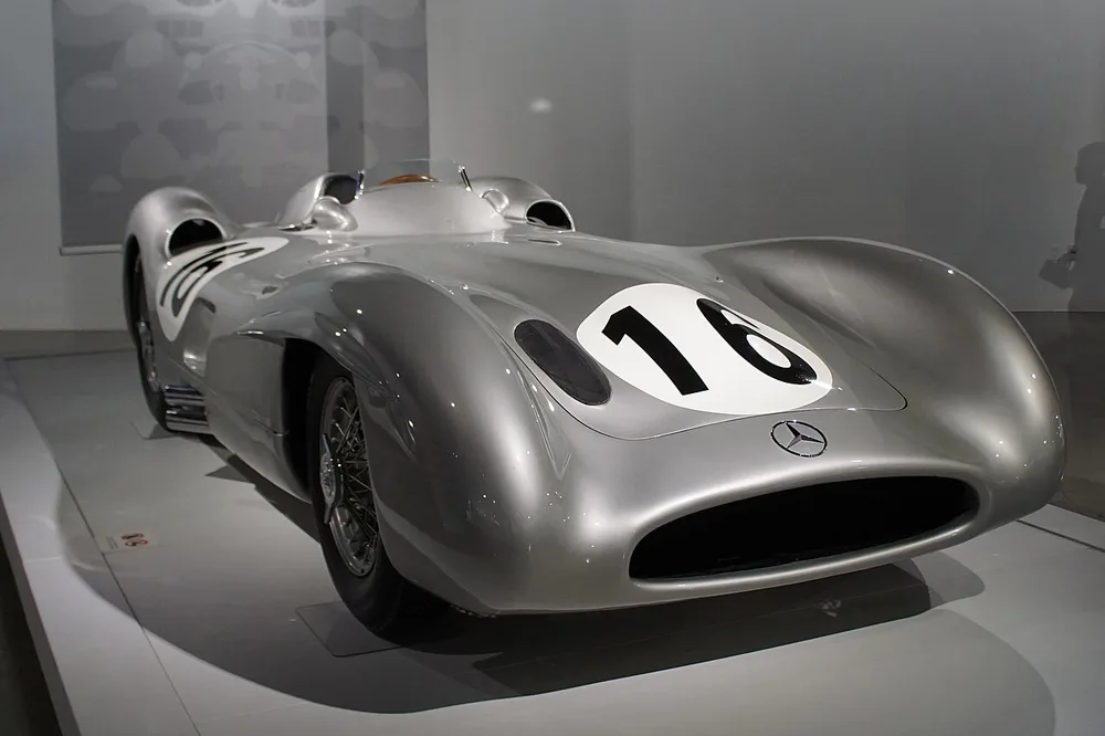 A Mercedes-Benz W196 with streamlined bodywork. Model reference photograph; the auctioned chassis is not identified here.